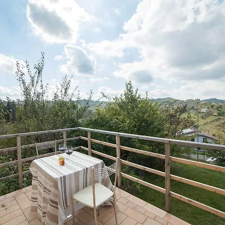 别墅 Rustic House: Garden, Mountain View *